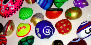 painting on sea shells